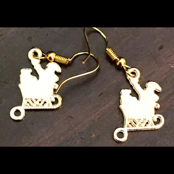 New!!Red Santa’s sleigh Earrings - Picture 3 of 4